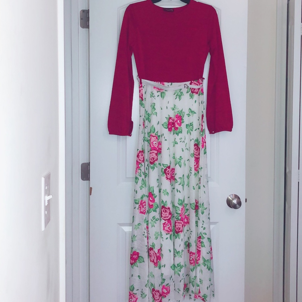 Maxi dress with long sleeves